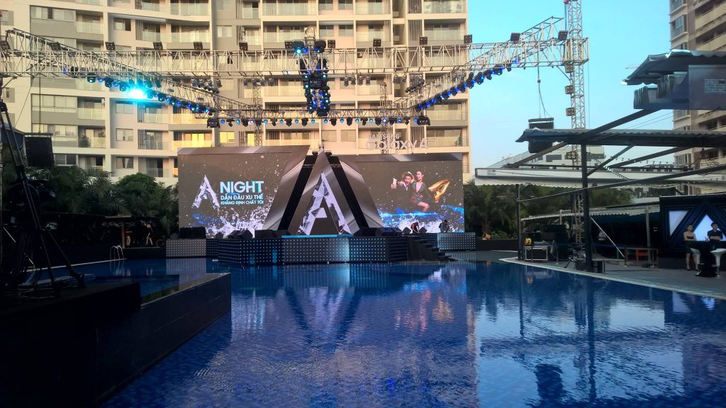 Sân khấu nhạc nước sự kiện Samsung trước giờ biểu diễn