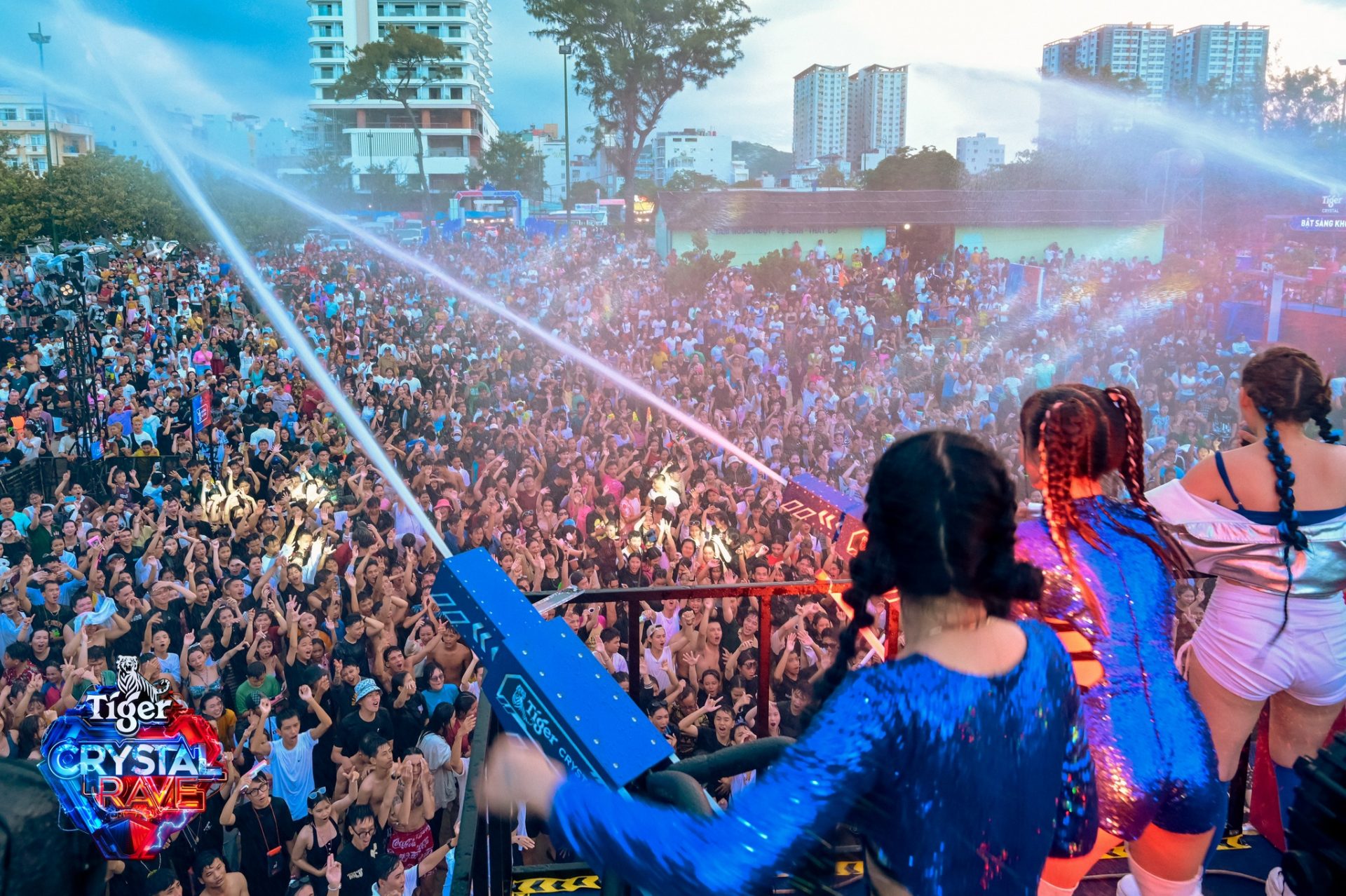 Thiết bị công nghệ Nhạc nước nghệ thuật sung xoay 180 độ