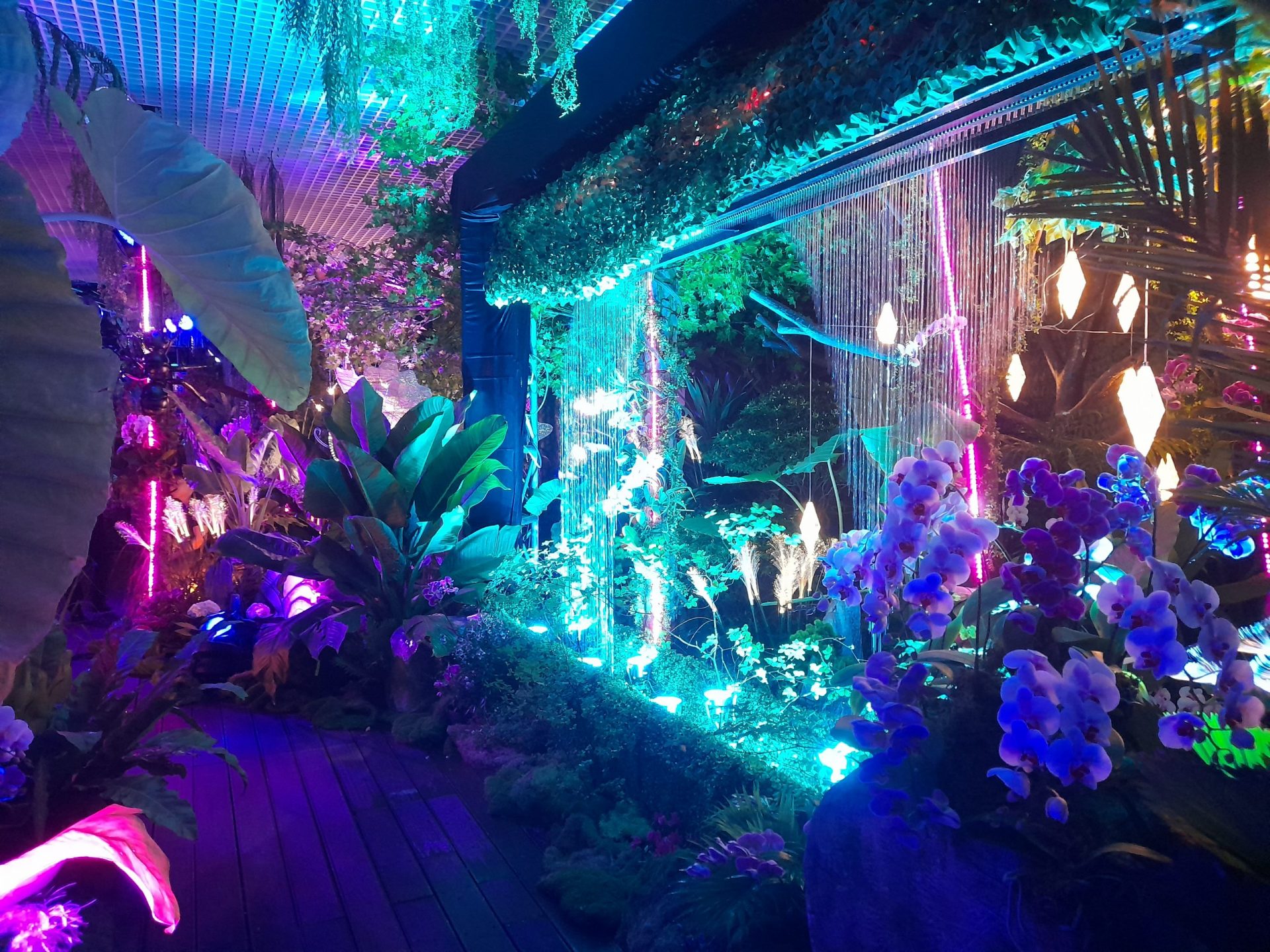 man-nuoc-union-trang-tri-khong-gian