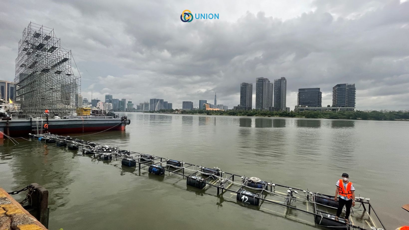 Hệ thống phao nổi cho hồ phun nước nghệ thuật trên sông, hồ