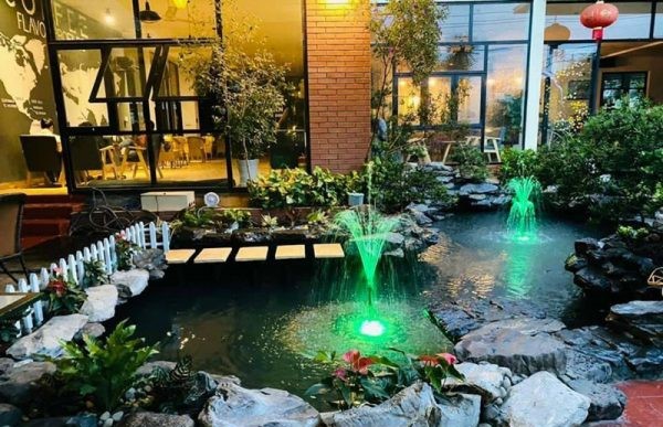 Đài phun nước có đèn LED