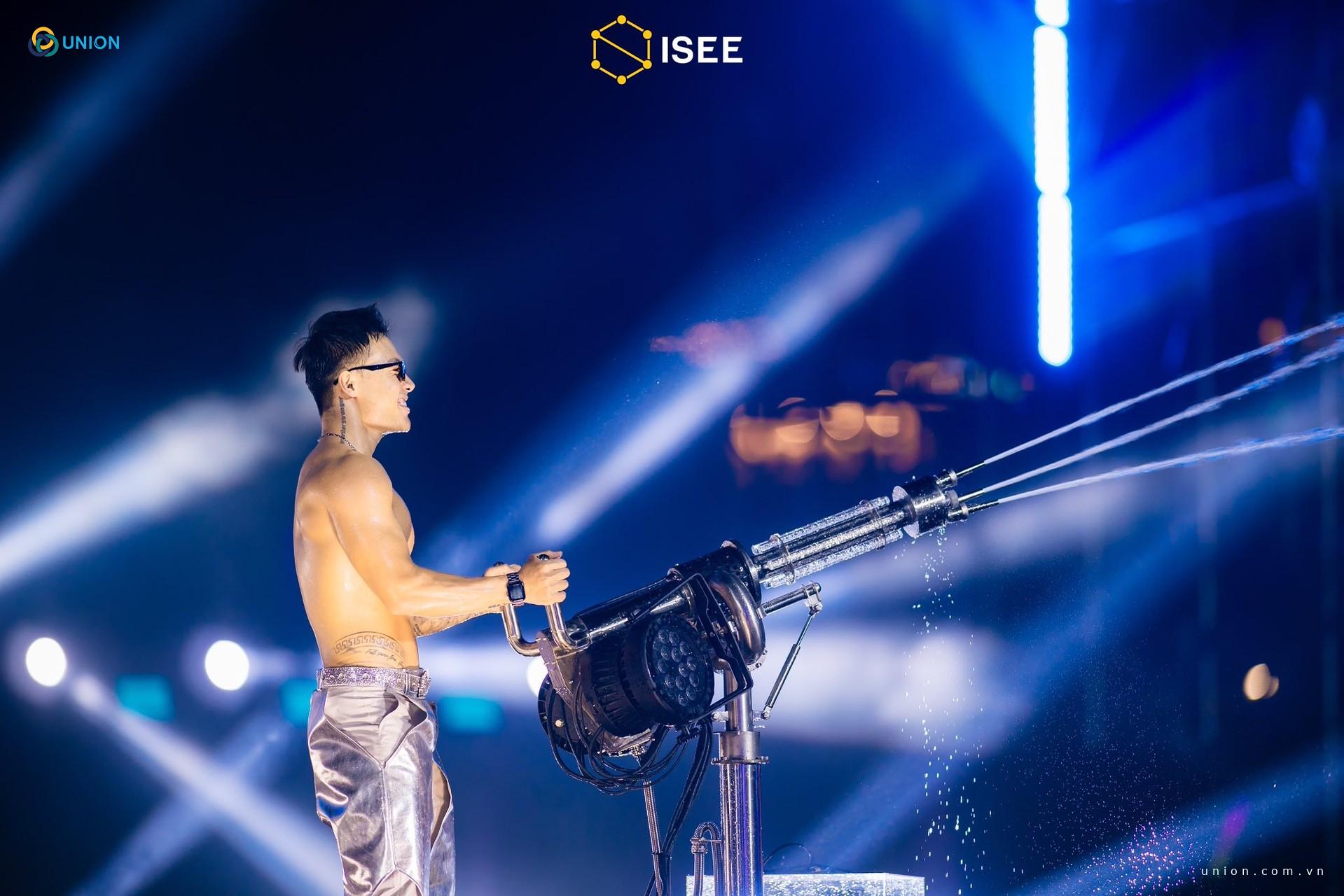 EDM Fest Tiger Crystal Rave lọt TOP BEST EVENT Tháng 05/2025 - UNION Súng phun xoay tương tác 3D