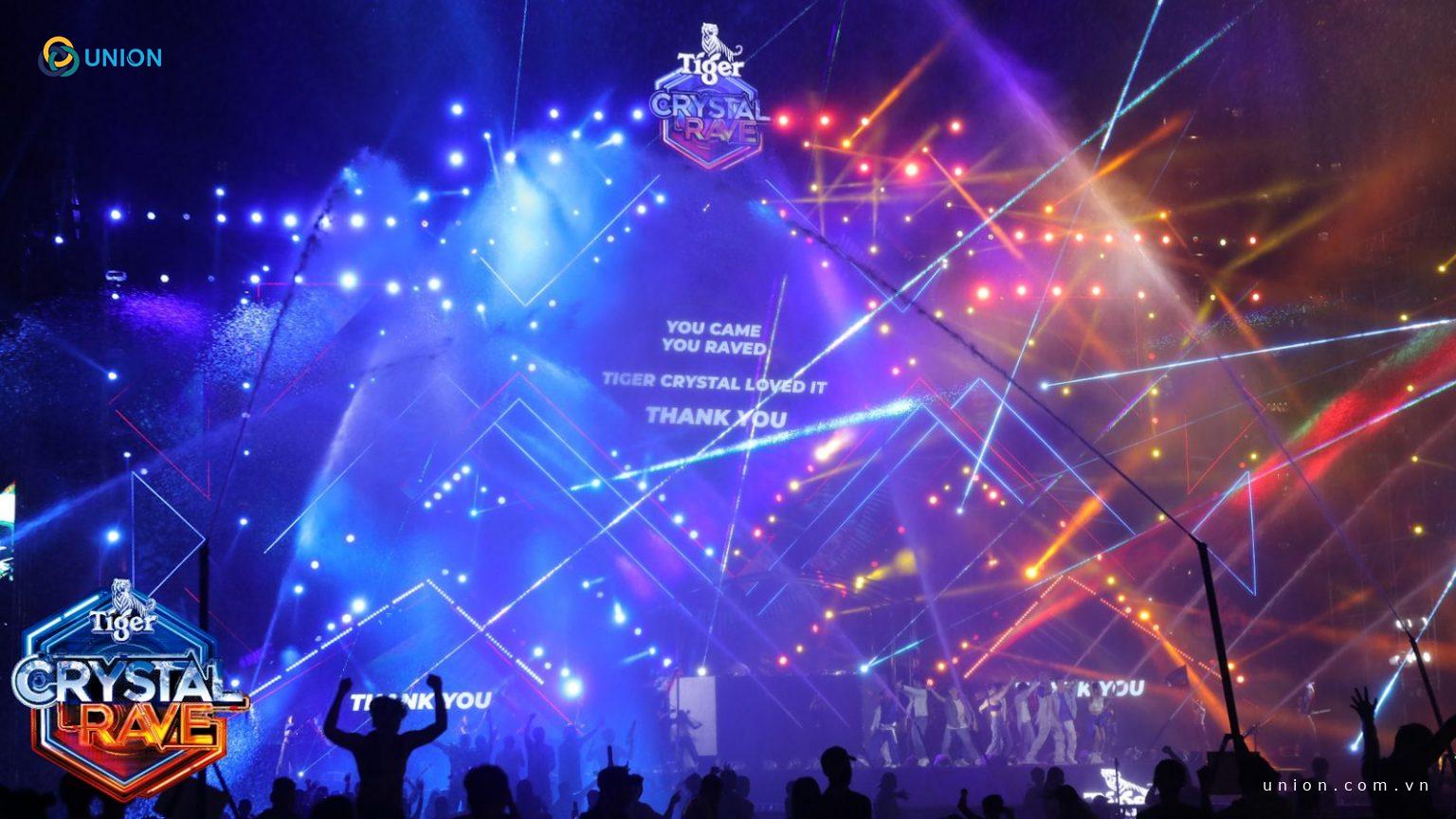 Bùng nổ EDM nhạc nước festival 2025 "dậy sóng" Raver - UNION Vòi quay 180/360 độ: Tắm mát