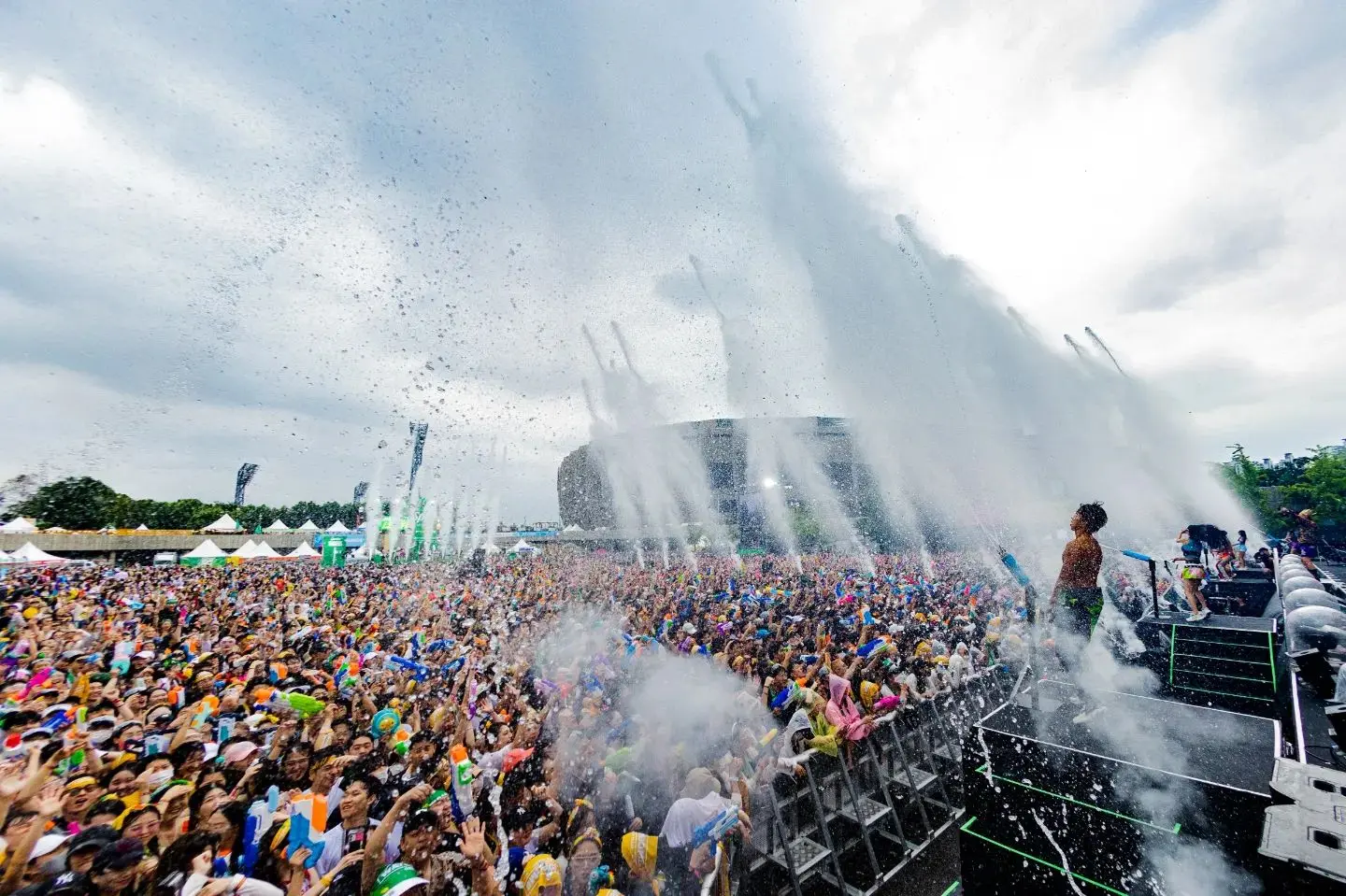 Waterbomb “xác nhận” đổ bộ về Việt Nam 2025 hứa hẹn sẽ ướt hơn bao giờ hết - UNION Công nghệ nhạc nước EDM tại Waterbomb 2025