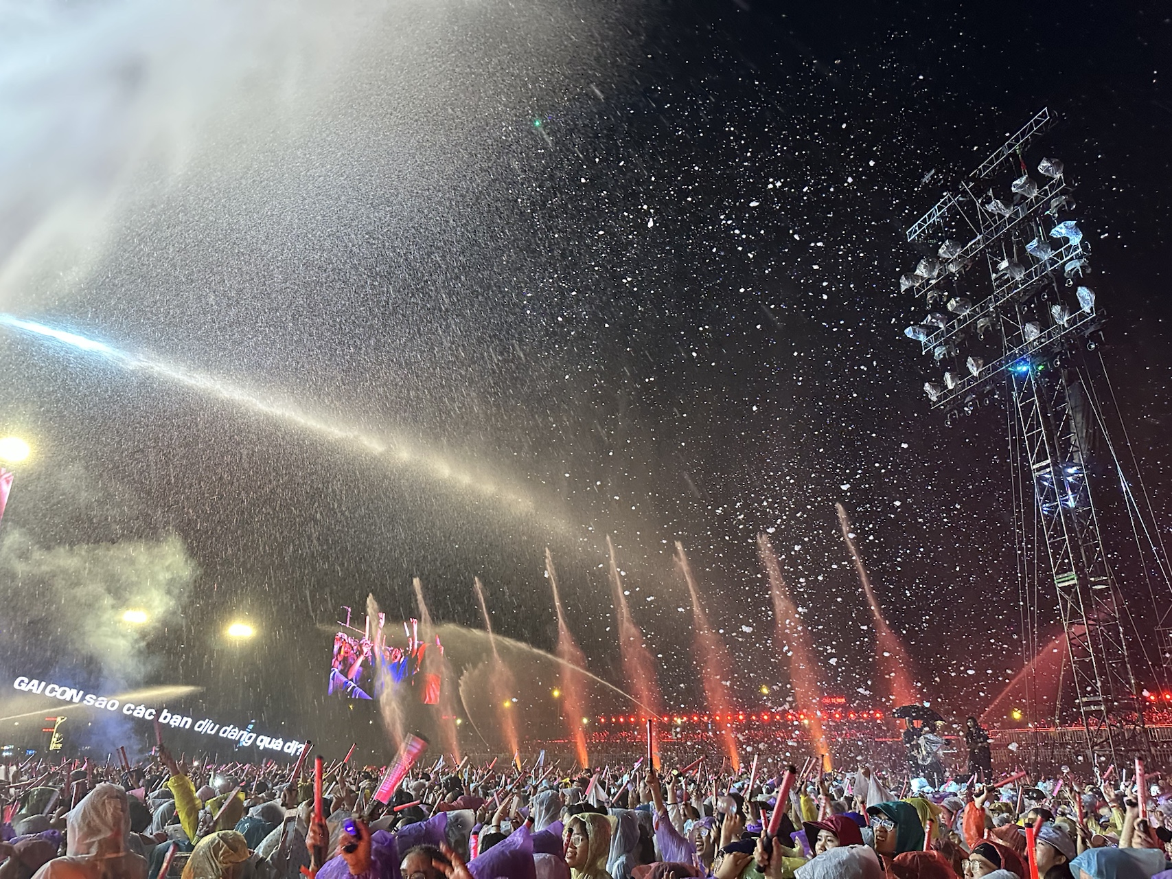 Recap ATVNCG Day 7&8: Hiệu ứng nước đỉnh cao làm bùng nổ sân khấu - UNION Cao trào sân khấu được nâng tầm nhờ hiệu ứng nước