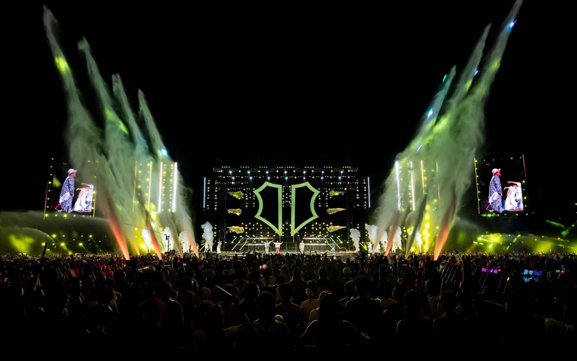 Recap ATVNCG Day 7&8: Hiệu ứng nước đỉnh cao làm bùng nổ sân khấu - UNION Hiệu ứng nước đỉnh cao khiến sâu khấu đêm concert trở nên viral