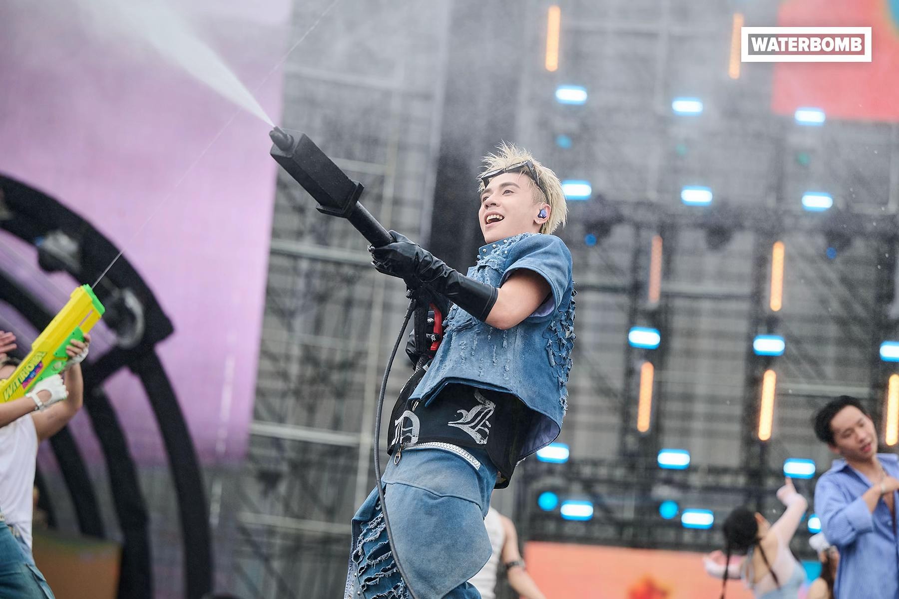 WATERBOMB 2025 – TOP những pha ĐỒ CHƠI NƯỚC viral nhất bạn không thể bỏ lỡ - UNION Hệ thống súng nước đủ thể loại