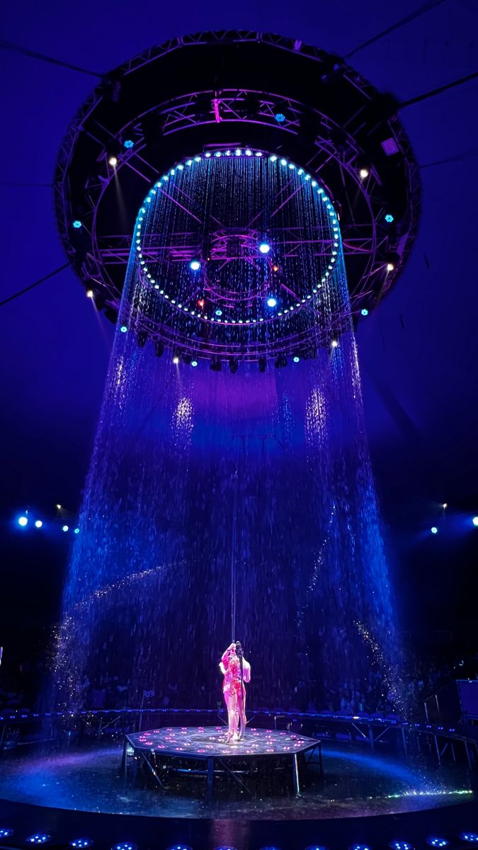 Màn nước kỹ thuật số - Sự kiện vương giả 2025 với điểm nhấn trang trí siêu viral? - UNION Thi công màn nước trang trí – Chất lượng và thẩm mỹ vượt trội