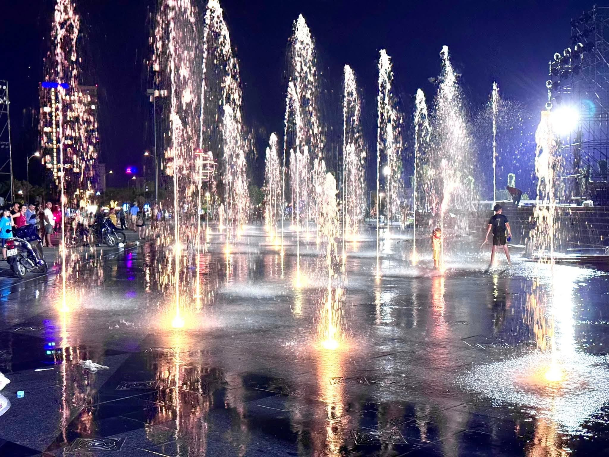 Đánh giá từ tiến độ xây dựng và hiệu quả vận hành tại Quảng trường Tam Thắng