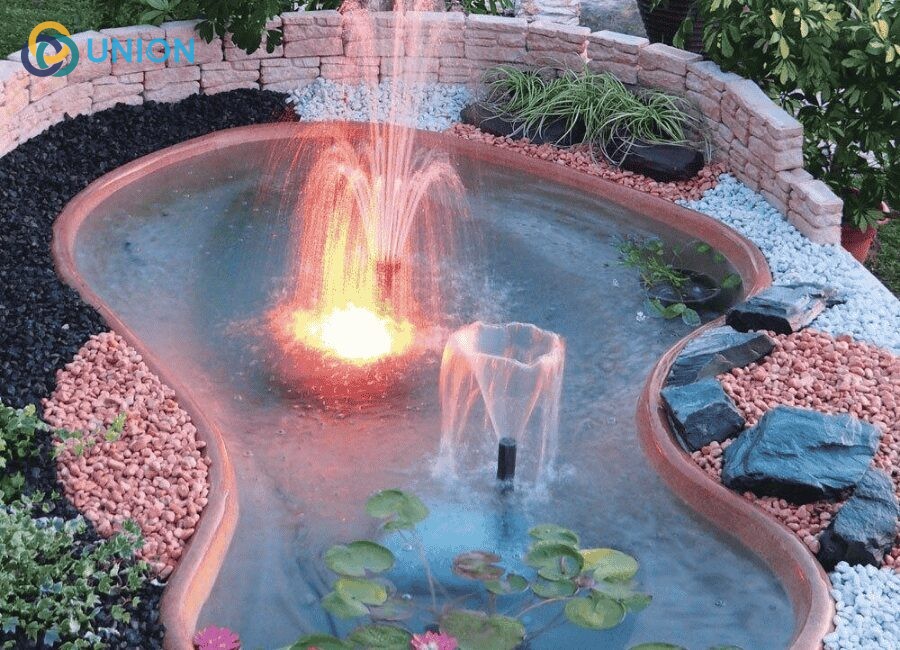TOP mẫu đài phun nước hồ cá đẹp 2025| Xu hướng thiết kế mới - UNION Vì sao nên lắp đặt đài phun nước hồ cá?