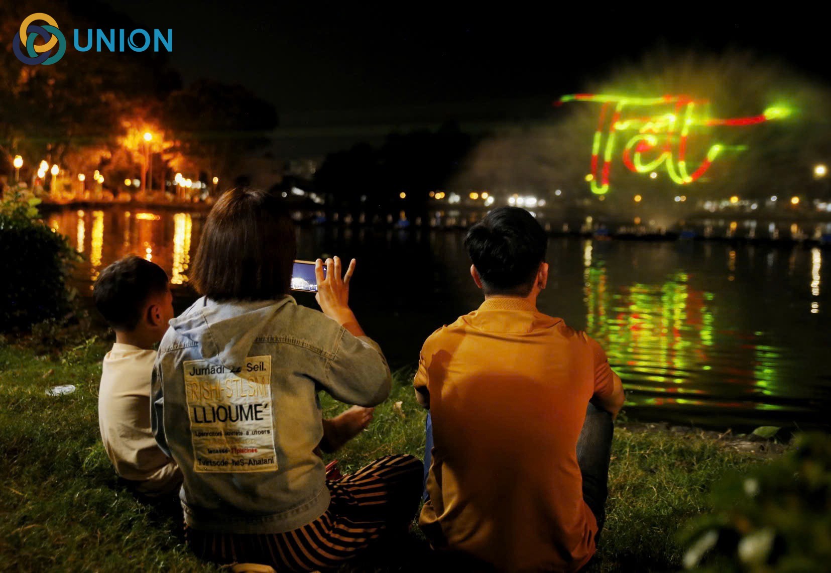 Cho thuê nhạc nước tích hợp màn sương cho sân khấu mùa lễ hội