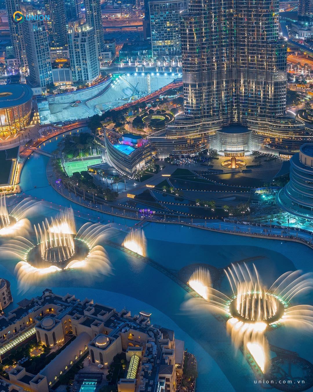 Trang trí sân khấu bằng hệ thống ánh sáng 