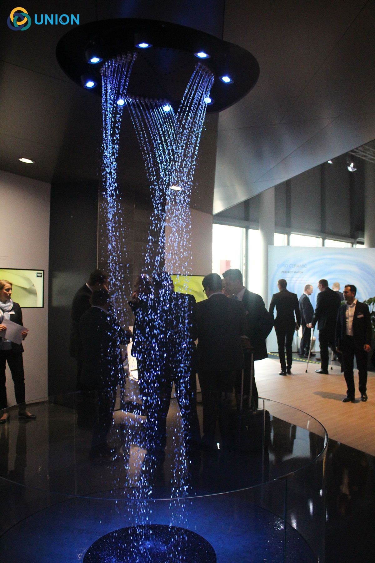 Tại sao màn nước kỹ thuật số là giải pháp tối ưu mà quán cafe lựa chọn trang trí - UNION Lý do quán cafe hiện đại ưu tiên lựa chọn trong thiết kế không gian