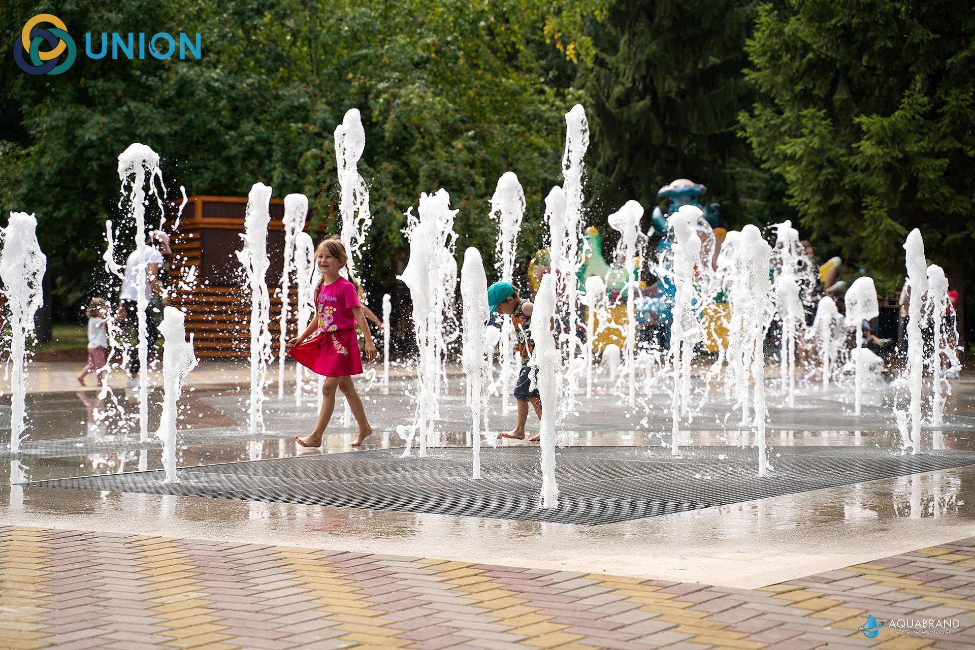 Sân chơi nước cho quảng trường và không gian công cộng