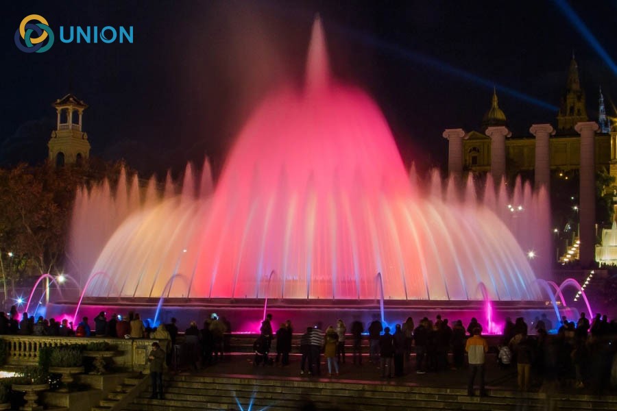 Thiết kế đài phun nước theo định hướng không gian mở