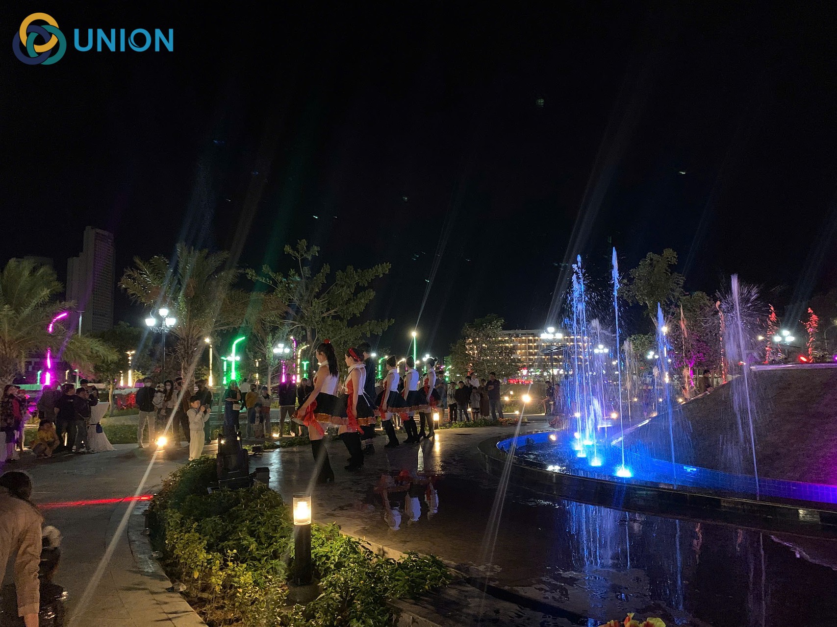 Quảng trường ánh sáng - Top#1 biểu tượng cho nhịp sống sôi động 2026 - UNION Vận hành bằng hệ thống điều khiển thông minh, linh hoạt kịch bản