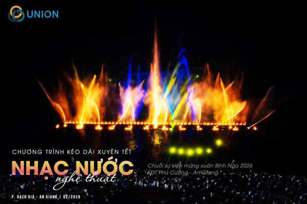 Bà con Rạch Giá thưởng thức Nhạc nước tết Bính Ngọ liên tục từ 25 âm lịch