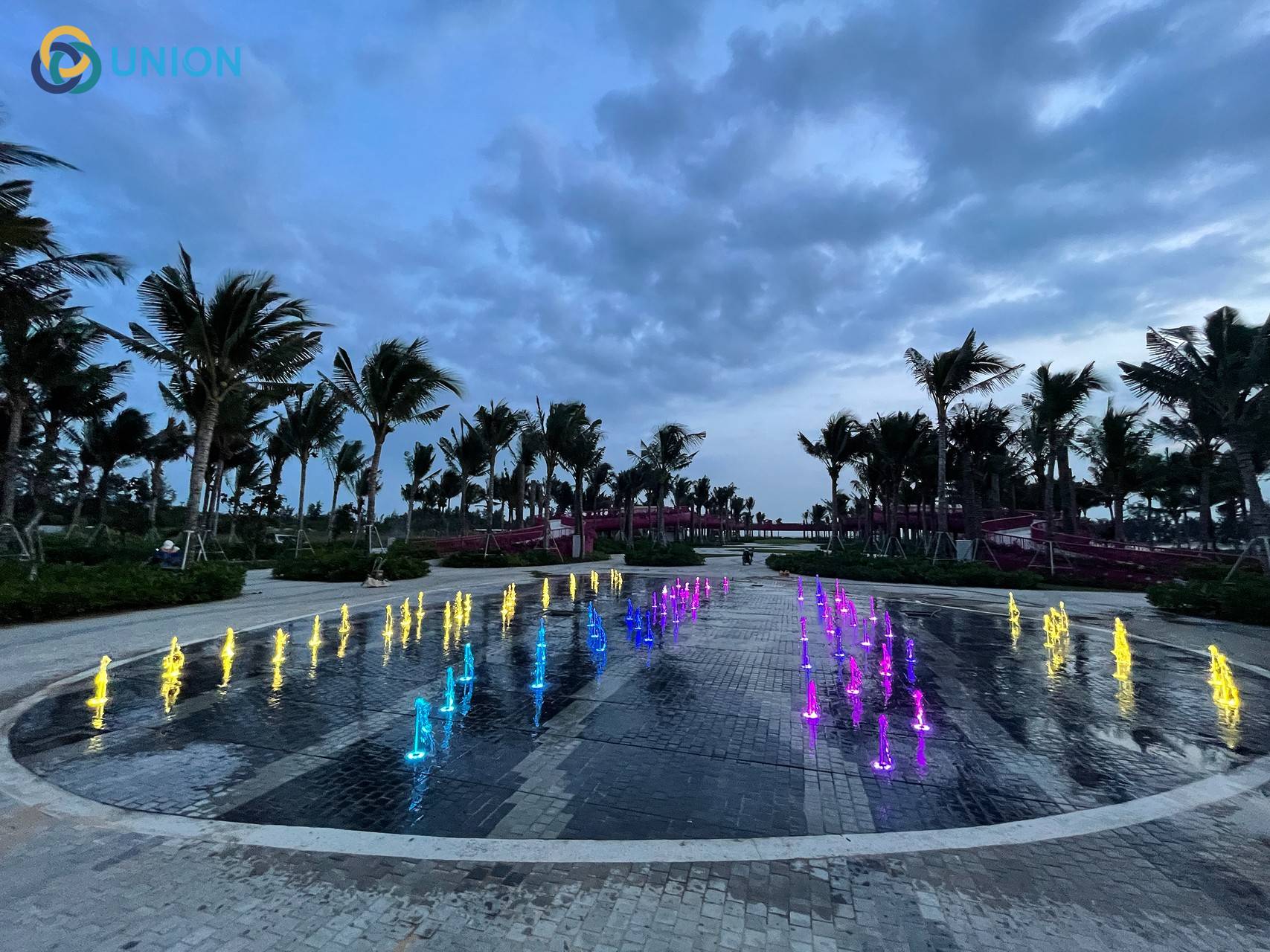 Sàn nhạc nước tương tác thu hút khách du lịch tại quảng trường - UNION UNION – Đơn vị thi công sàn nhạc nước tương tác chuyên nghiệp tại Việt Nam