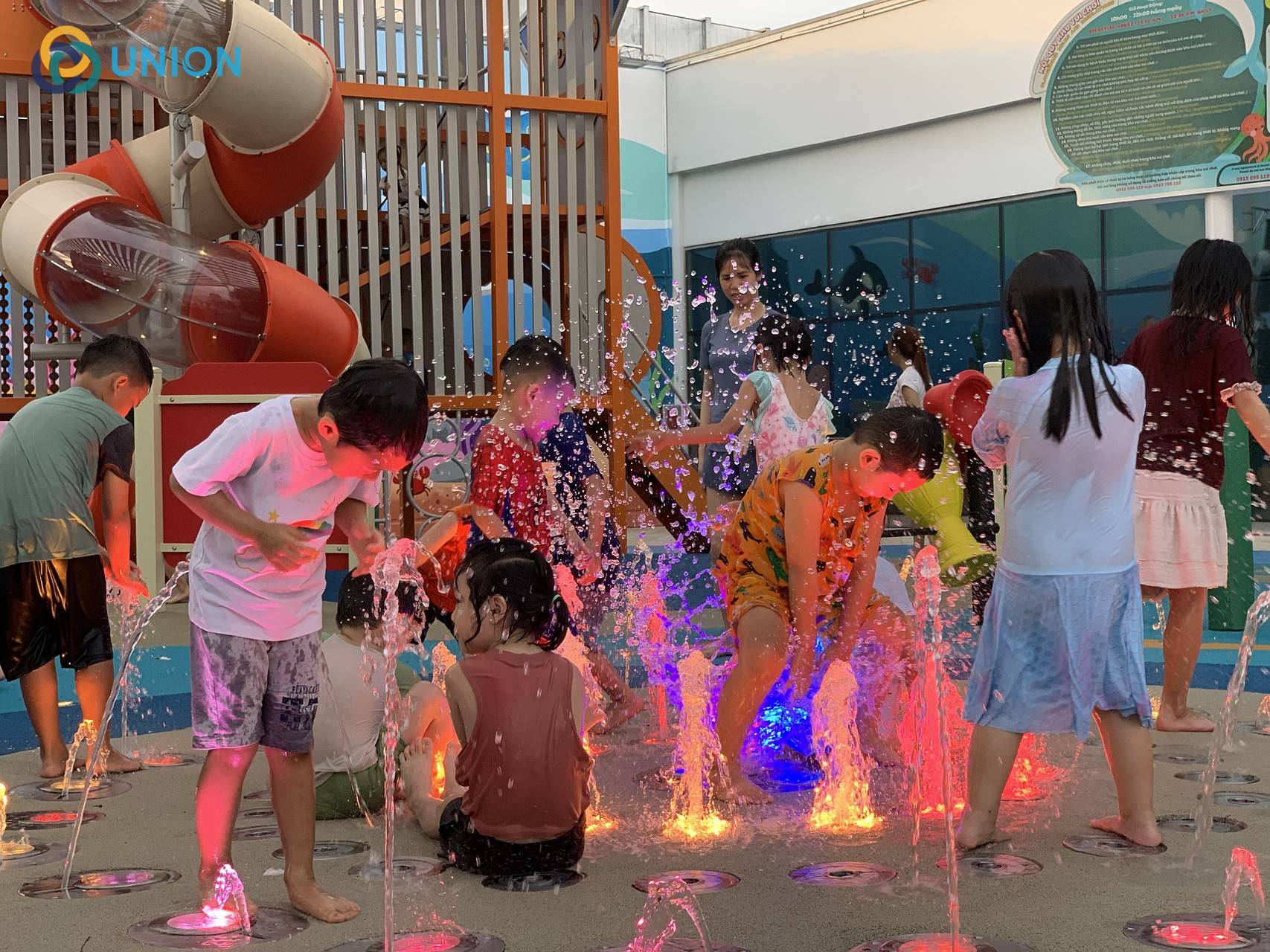 Dự án tiêu biểu sàn nhạc nước an toàn phù hợp với trẻ em 2026