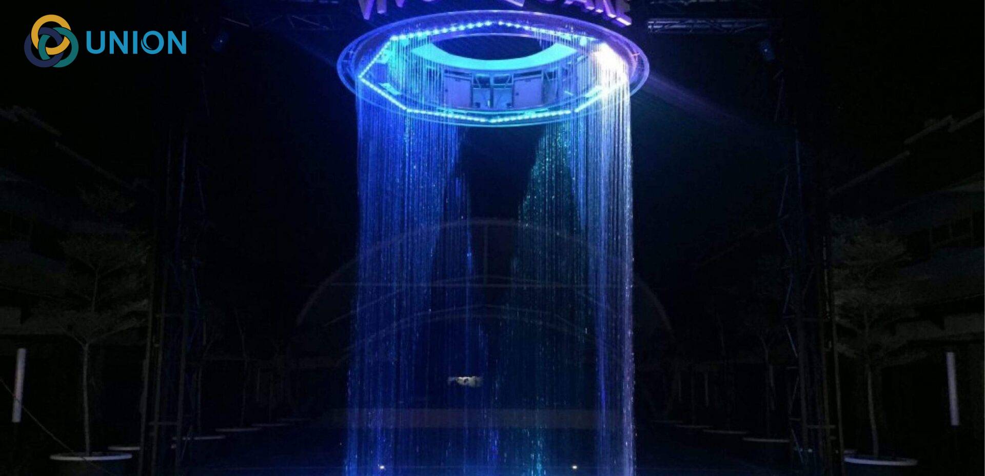 Màn nước tròn trở thành tâm điểm tại các sự kiện cao cấp